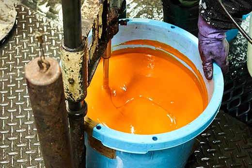 インクを練る様子